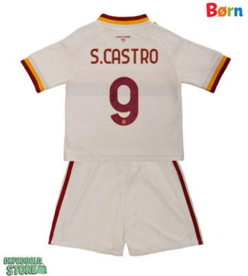 AS Roma Santiago Castro #9 Replika Babytøj Udebanesæt Børn 2026-27 Kortærmet (+ Korte bukser)